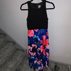 Vince camuto dress with flowers. Dressy!